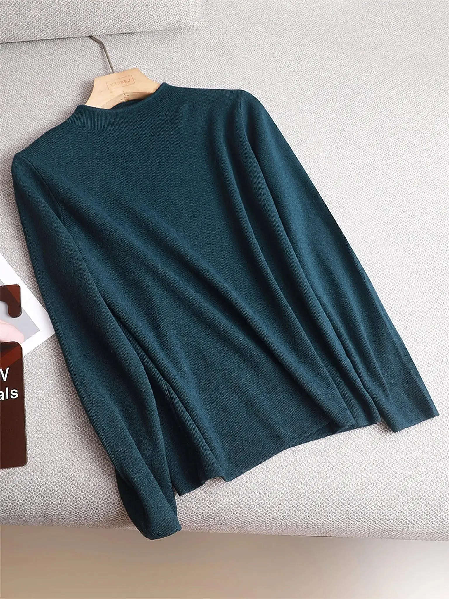 Elegant Mock Neck Pullover: Timeless Chic & Comfortable Knit Sweater