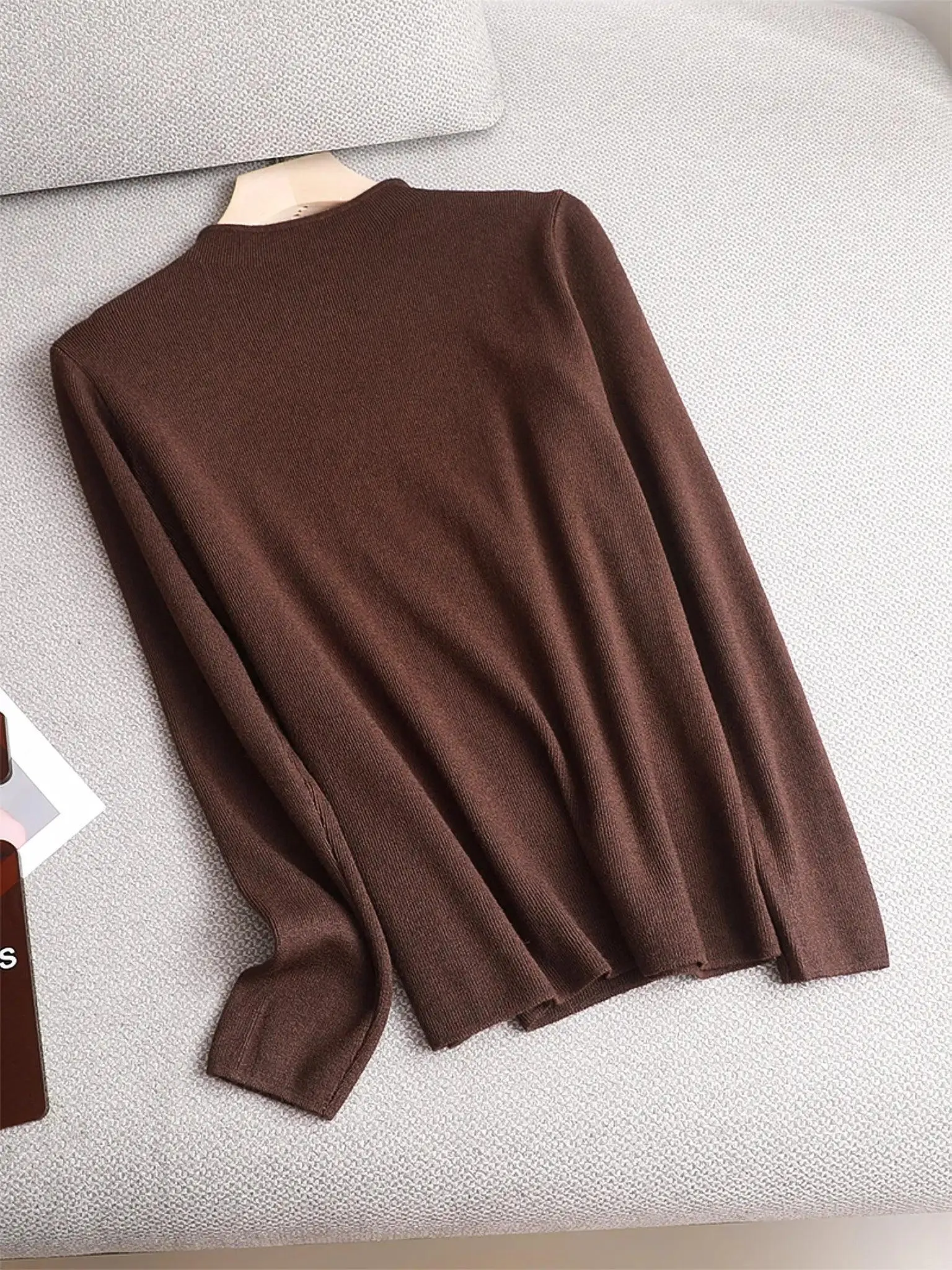 Elegant Mock Neck Pullover: Timeless Chic & Comfortable Knit Sweater