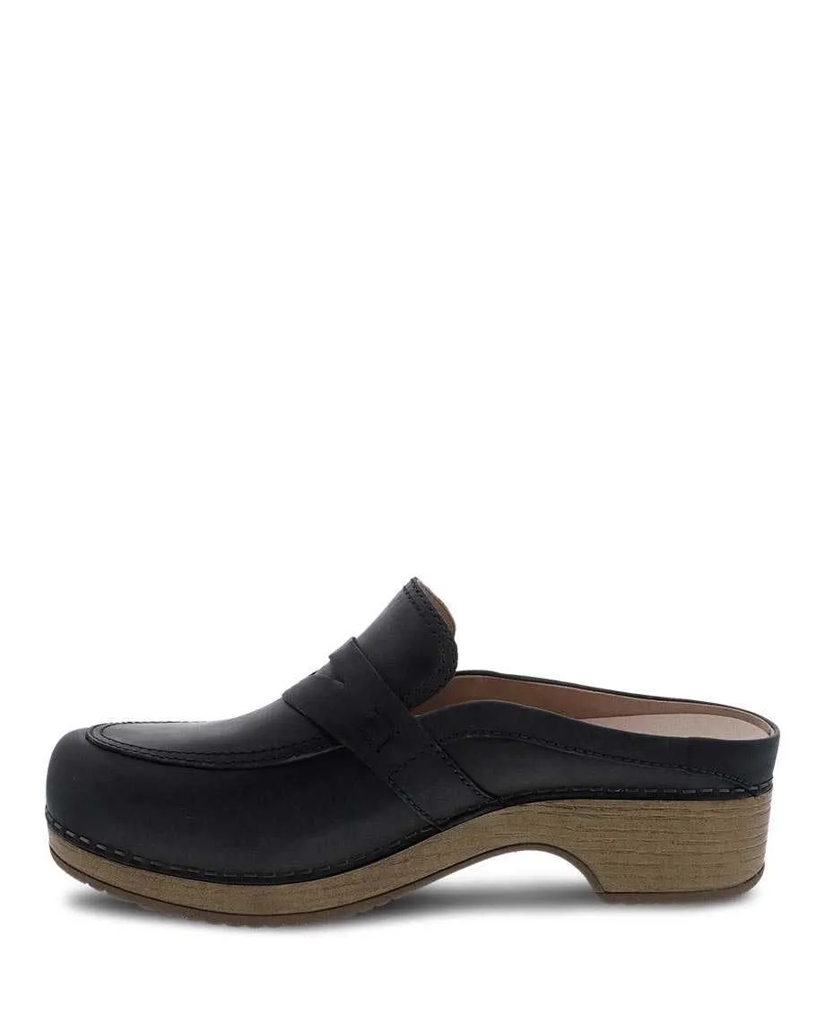 Women's Dansko Bel Color: Black Oiled Pull Up